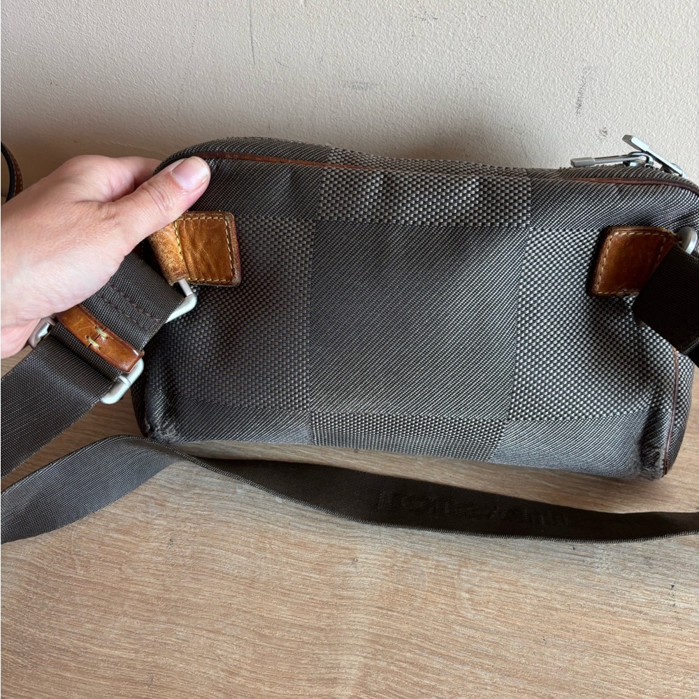 Authentic Louis Vuitton crossbody Fannie pack - Picture 5 of 9